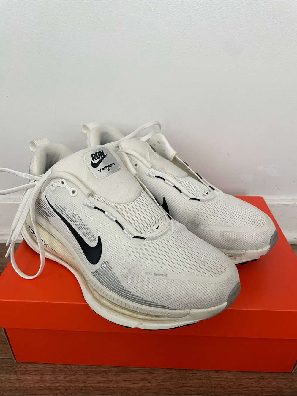 Nike Vomero 18 Coconut Milk Size 10.5